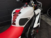 YAMAHA R1