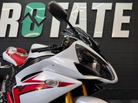 YAMAHA R1