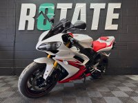 YAMAHA R1