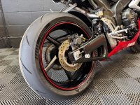 YAMAHA R1