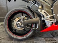 YAMAHA R1