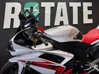 YAMAHA R1