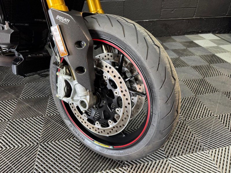 DUCATI Hypermotard