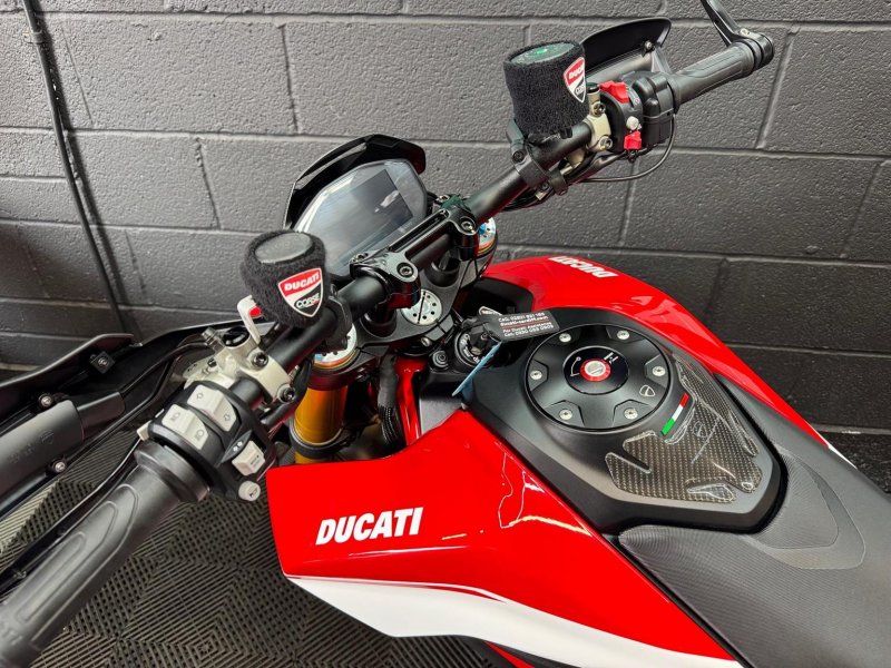 DUCATI Hypermotard