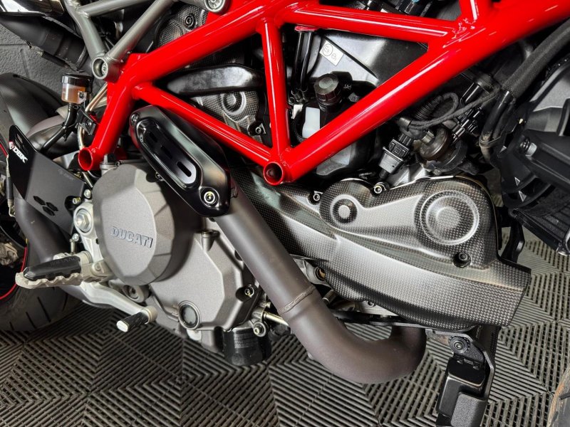 DUCATI Hypermotard
