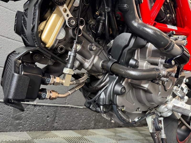 DUCATI Hypermotard
