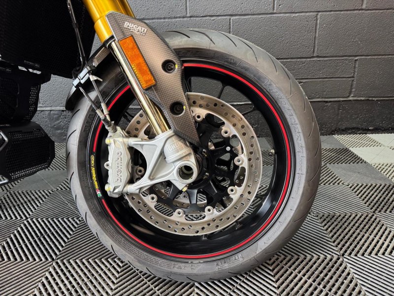 DUCATI Hypermotard