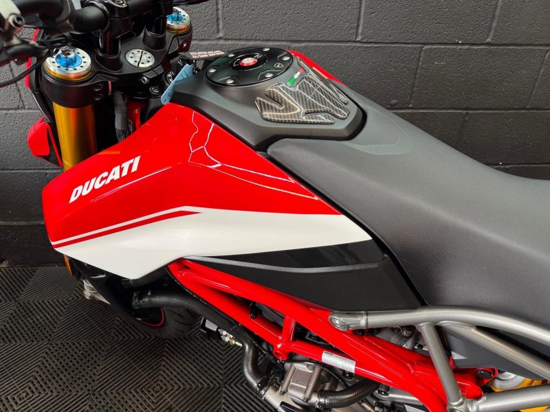 DUCATI Hypermotard