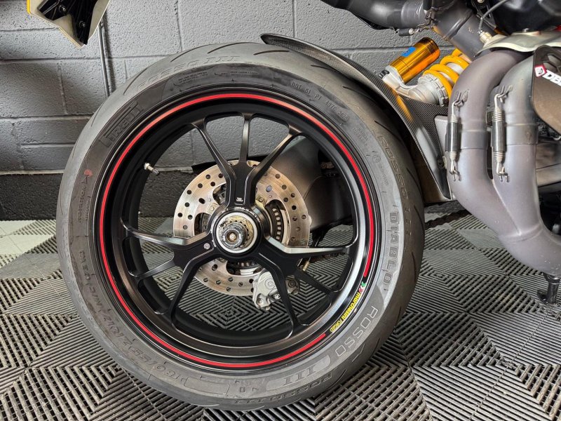 DUCATI Hypermotard