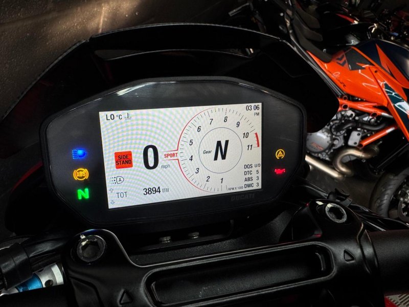 DUCATI Hypermotard