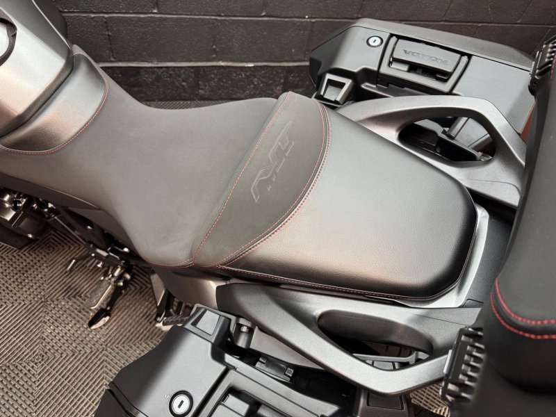 HONDA NT1100