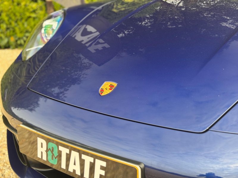 PORSCHE 911