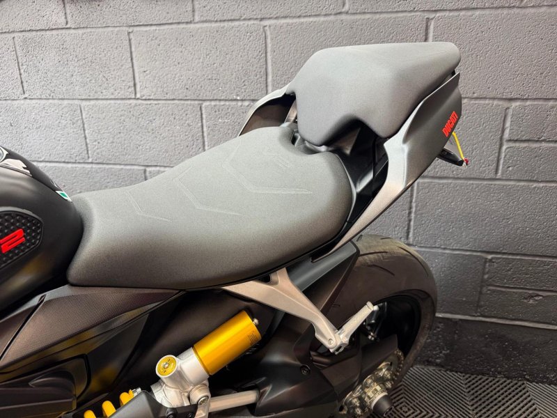 DUCATI PANIGALE V2