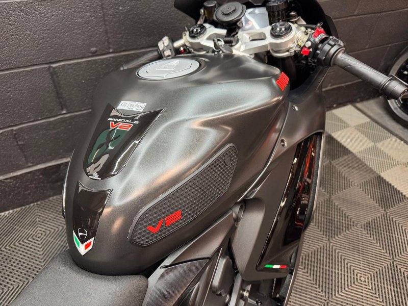 DUCATI PANIGALE V2