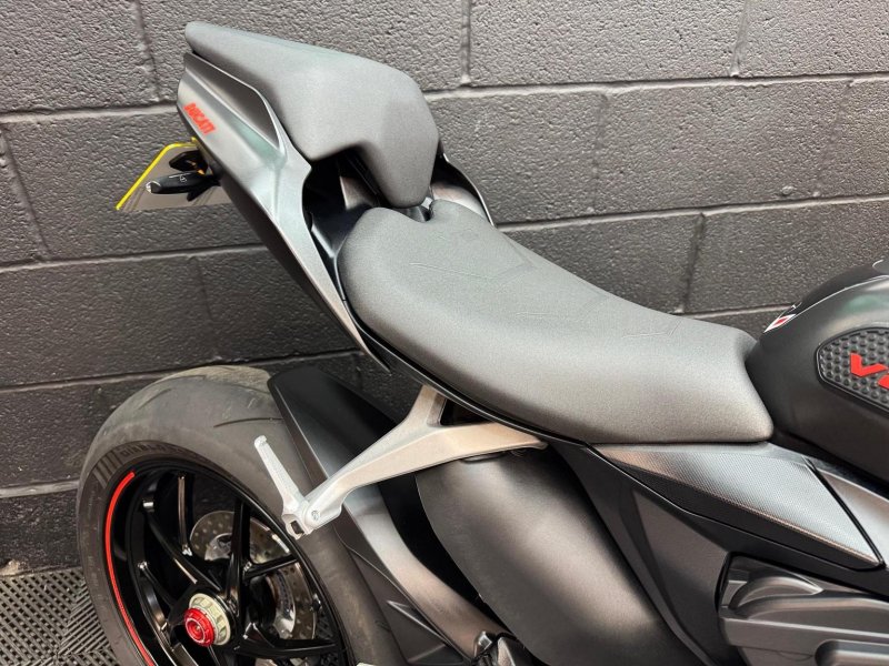 DUCATI PANIGALE V2