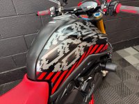 DUCATI Monster