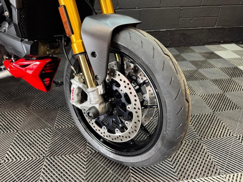 DUCATI Monster