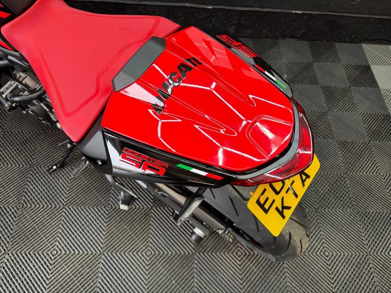 DUCATI Monster