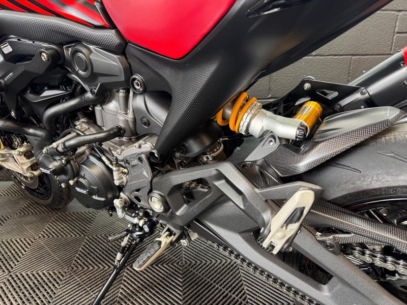 DUCATI Monster