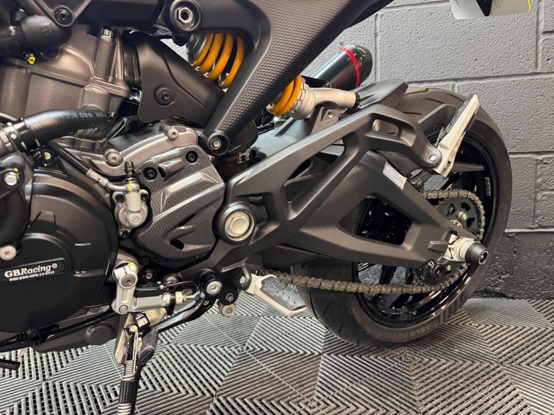 DUCATI Monster