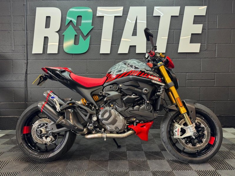 DUCATI Monster