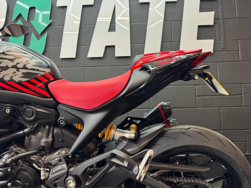 DUCATI Monster