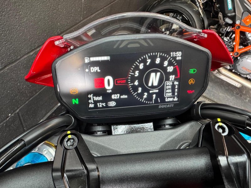 DUCATI Monster