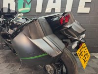 KAWASAKI Ninja H2