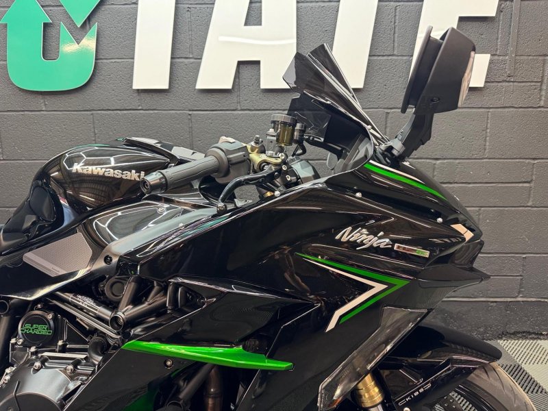 KAWASAKI Ninja H2