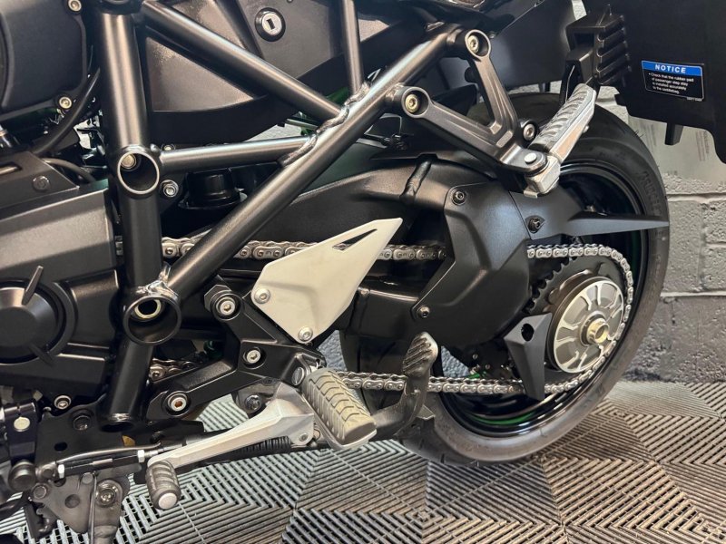 KAWASAKI Ninja H2