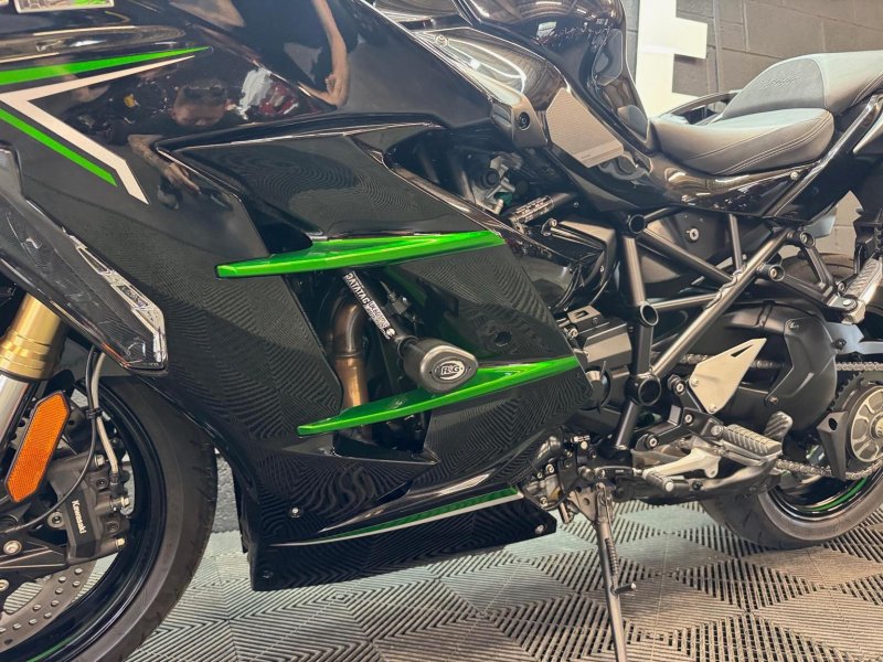 KAWASAKI Ninja H2