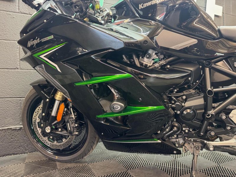 KAWASAKI Ninja H2