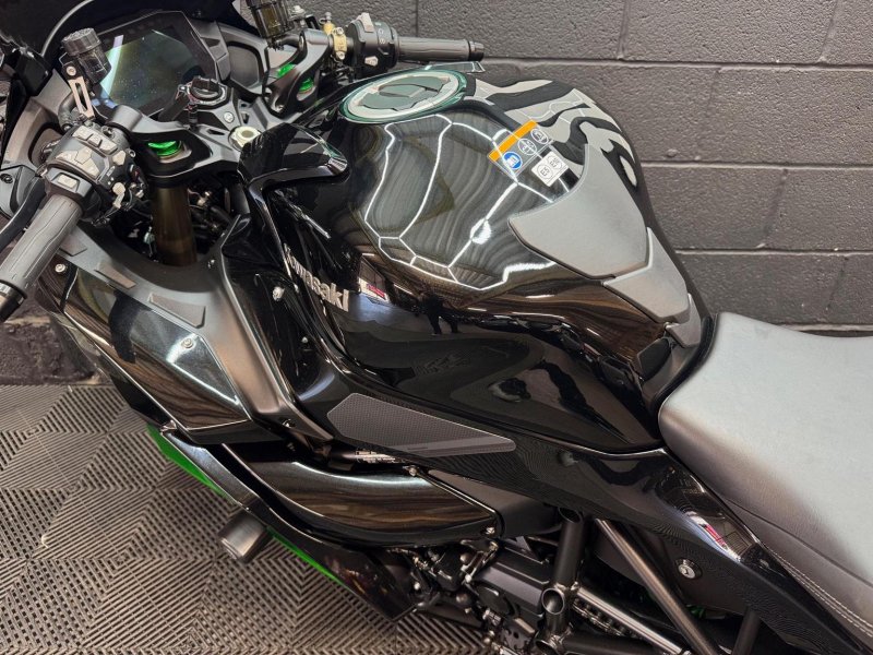 KAWASAKI Ninja H2