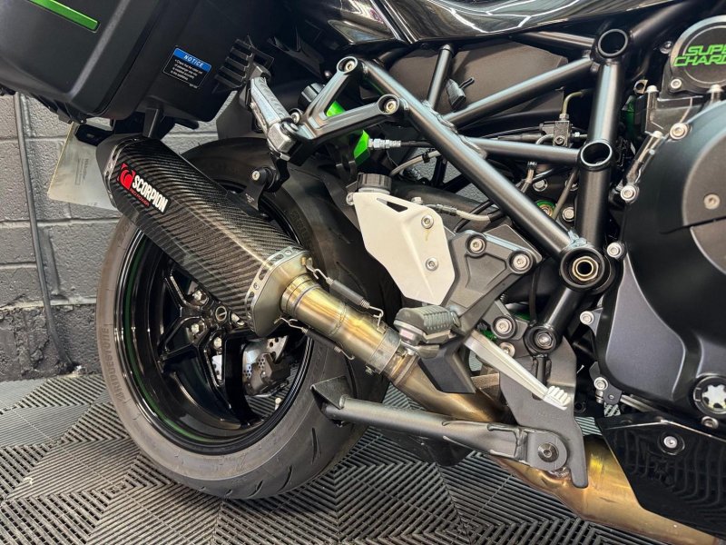 KAWASAKI Ninja H2