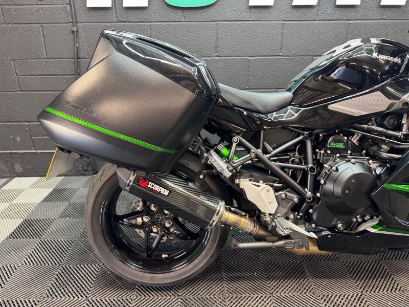 KAWASAKI Ninja H2