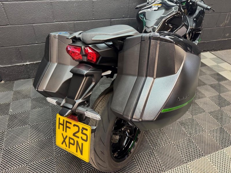 KAWASAKI Ninja H2