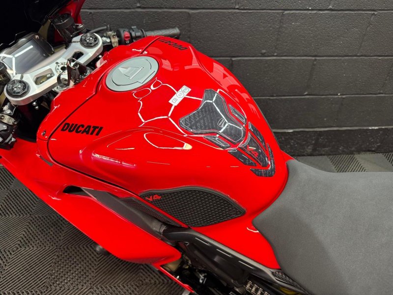 DUCATI Panigale V4