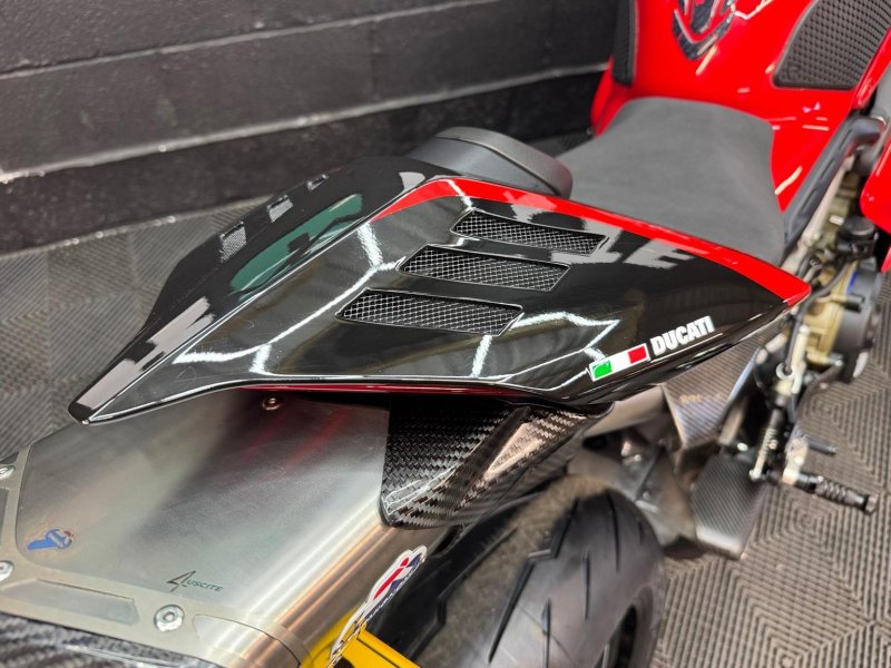 DUCATI Panigale V4