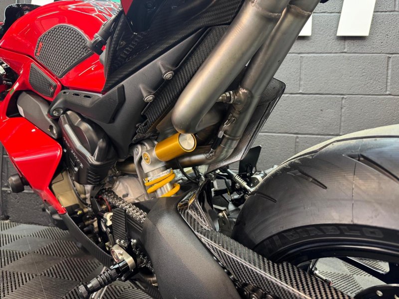 DUCATI Panigale V4