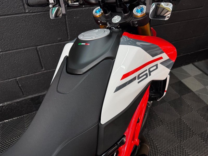 DUCATI Hypermotard