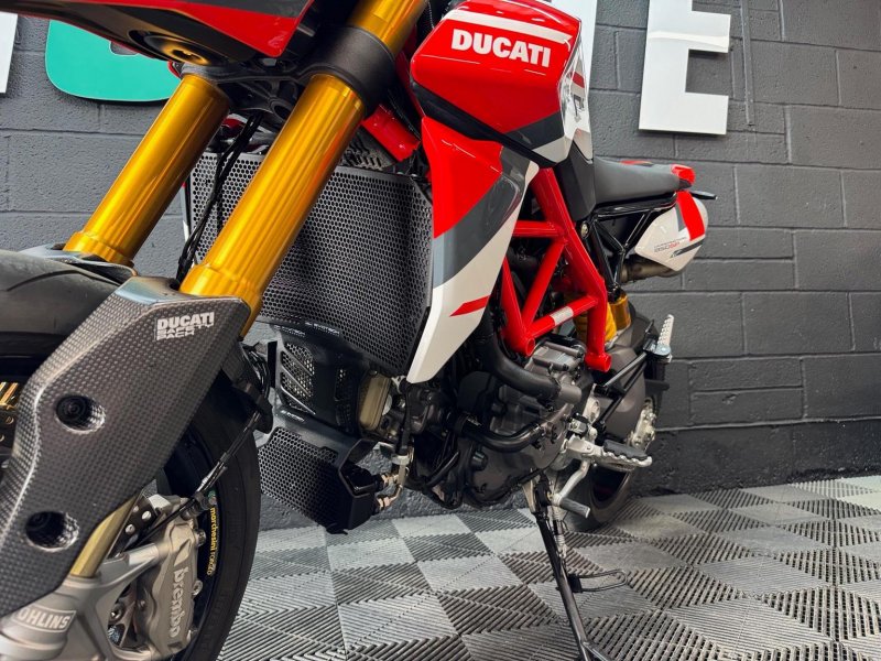 DUCATI Hypermotard