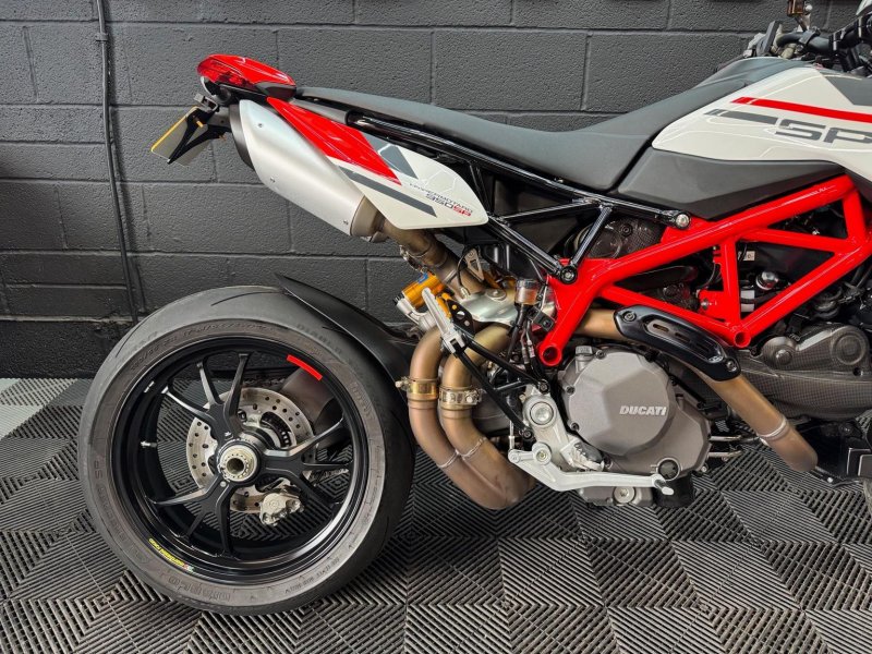 DUCATI Hypermotard