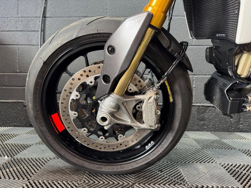 DUCATI Hypermotard