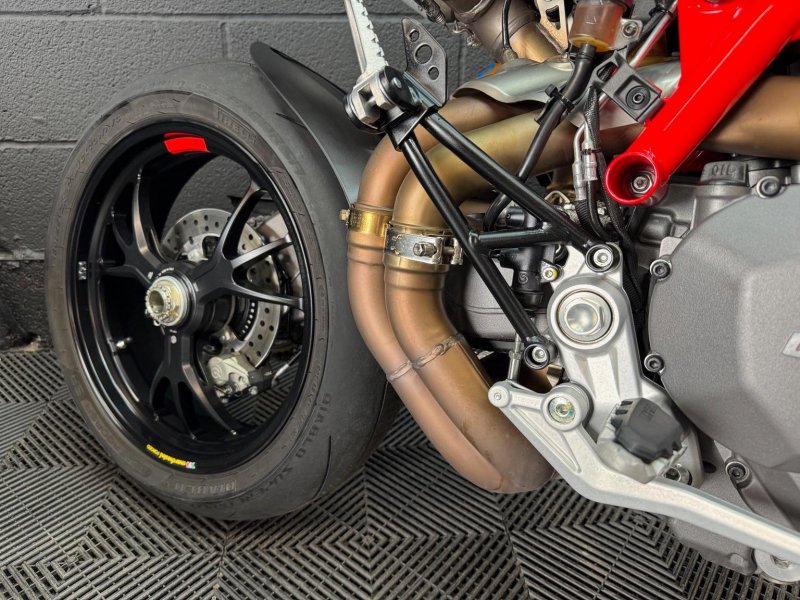 DUCATI Hypermotard