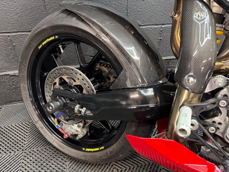 DUCATI 999