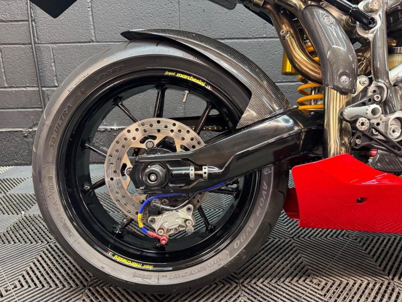 DUCATI 999