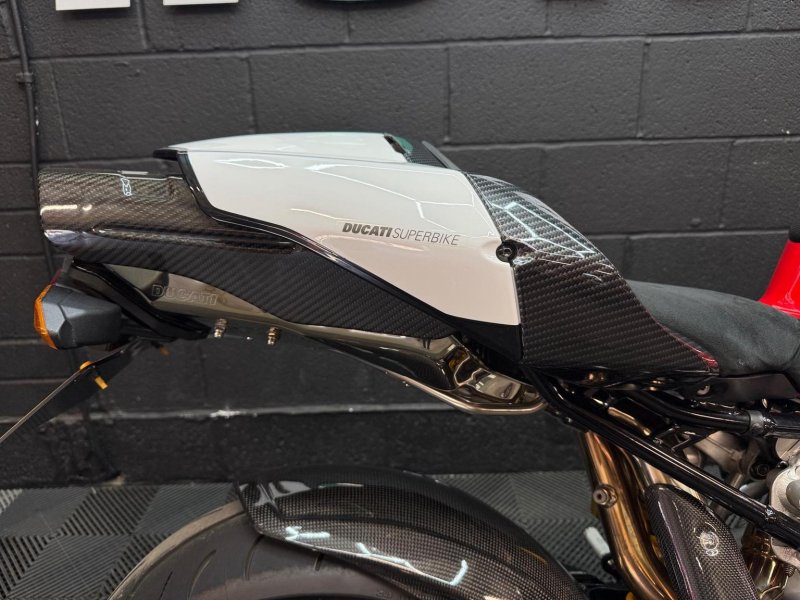 DUCATI 999