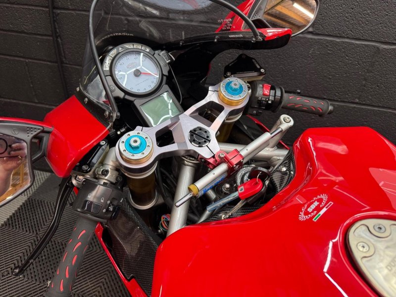 DUCATI 999