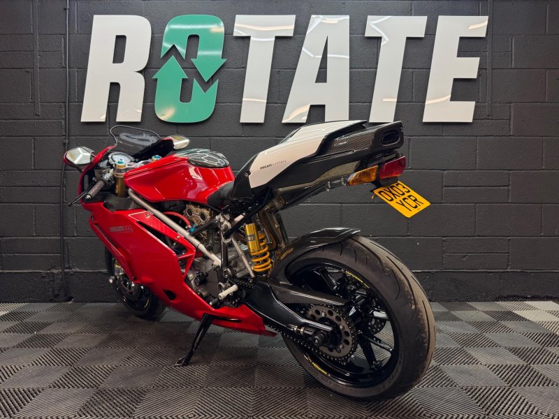 DUCATI 999