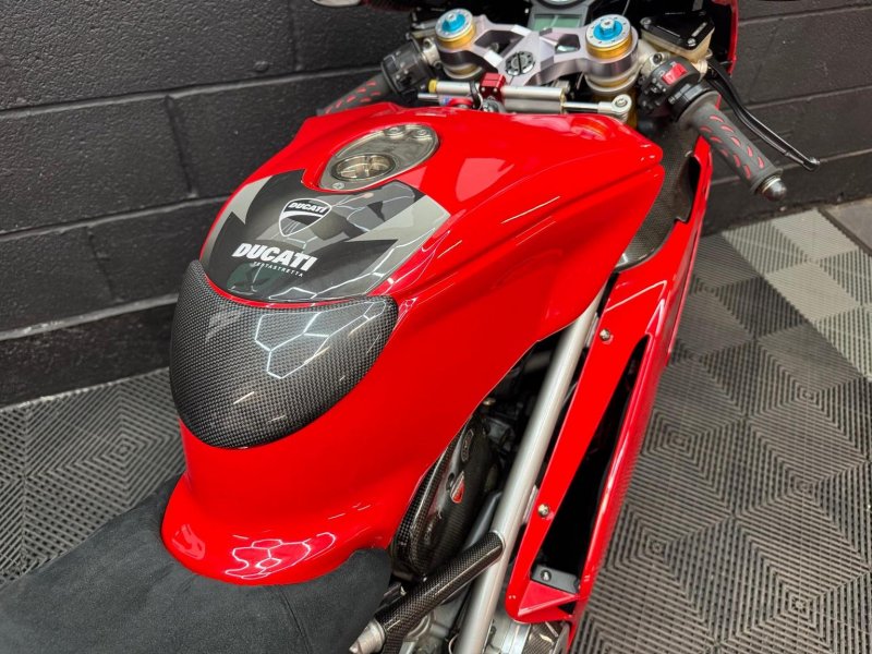 DUCATI 999